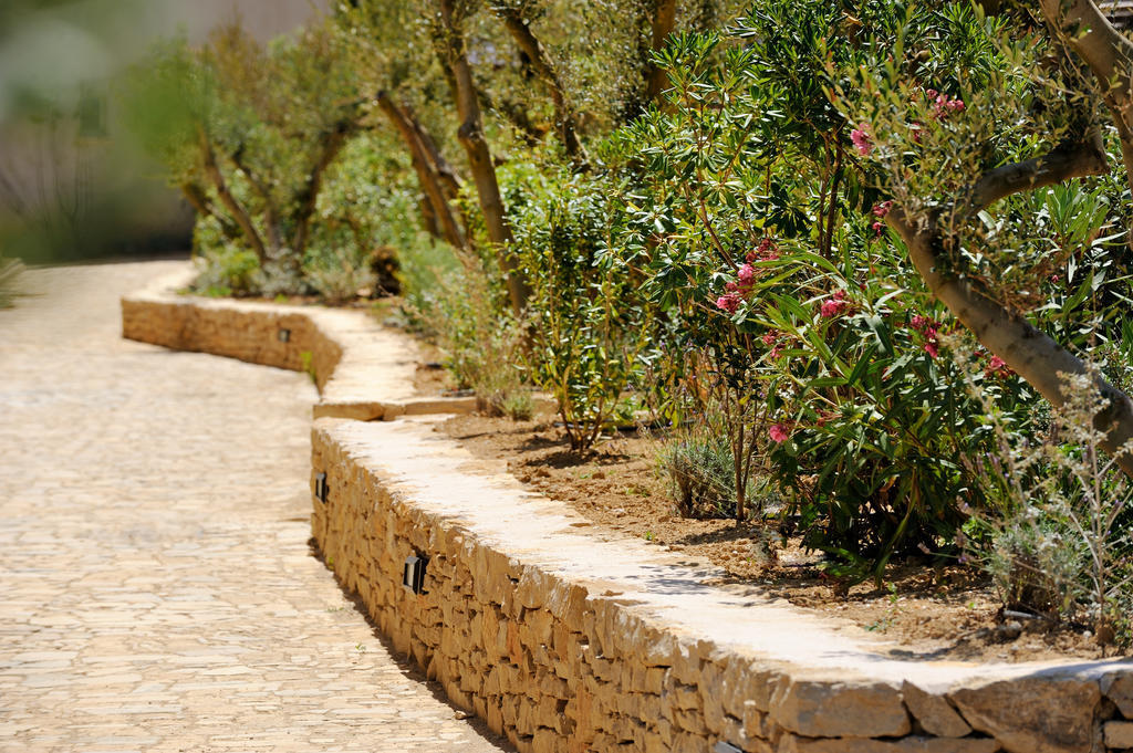 Les Jardins De Saint Benoit By Popinns Exterior photo